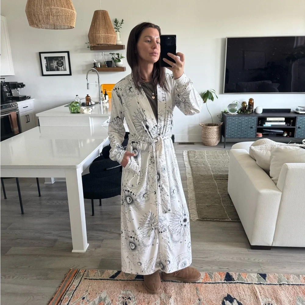 Mason Grey Robe - Picture 13 of 15